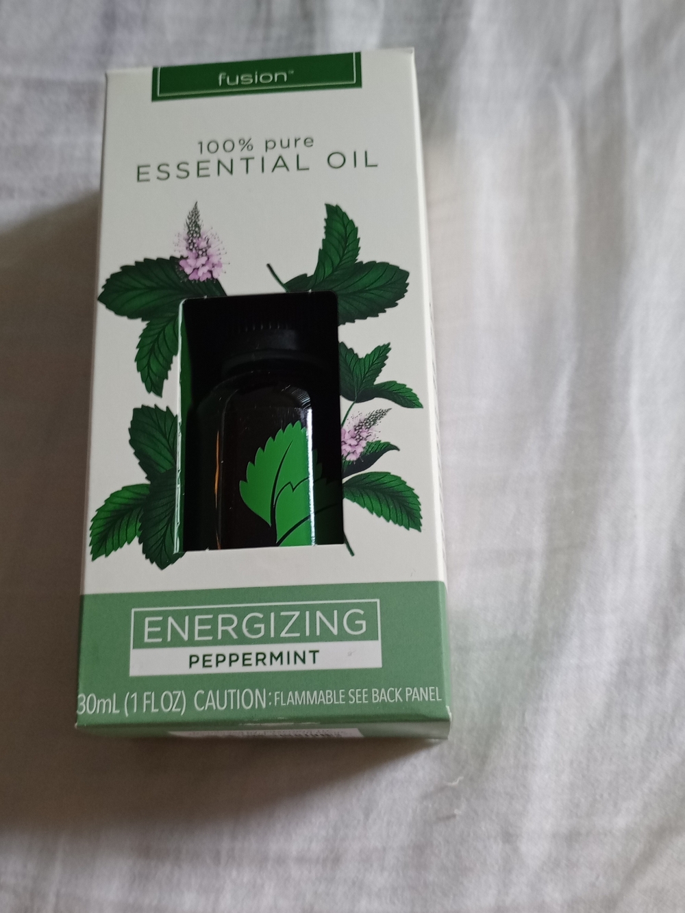 Mineral Fusion Energizing Peppermint Essential Oil - Green and White